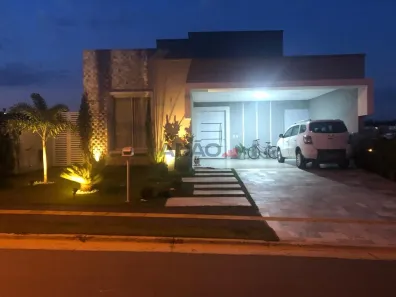 Casa de Condomínio com 3 Quartos à venda, 204m² no Jardins Nápoles, Senador Canedo