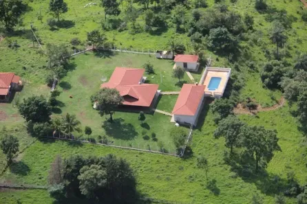 Fazenda/Sítio com 3 Quartos à venda, 1003900m² no , Cajuru