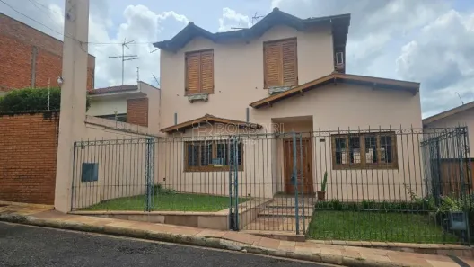 Sobrado com 4 Quartos à venda, 343m² no Centro, Araraquara