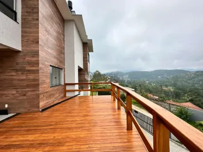 Casa com 3 Quartos à venda, 117m² no Golfe, Teresópolis