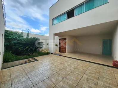Casa com 5 Quartos à venda, 338m² no Nossa Senhora de Lourdes, Divinópolis