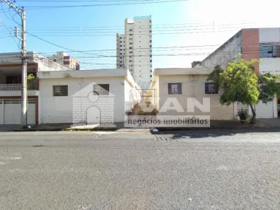 Casa com 2 Quartos para alugar, 50m² no Osvaldo Rezende, Uberlândia