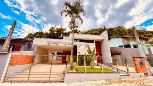 Casa com 3 Quartos para alugar, 117m² no Rio Branco, Brusque