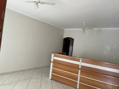Sobrado com 4 Quartos à venda, 270m² no Vila Gatti, Itu