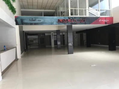 Ponto Comercial com 4 Quartos para alugar, 830m² no Caminho das Árvores, Salvador