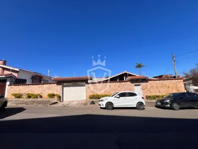 Casa com 3 Quartos à venda, 401m² no Parque São Luiz, Jundiaí