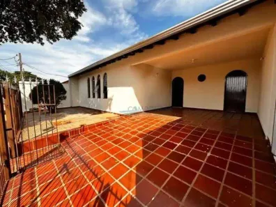 Casa com 3 Quartos à venda, 200m² no Jardim Guararapes, Londrina