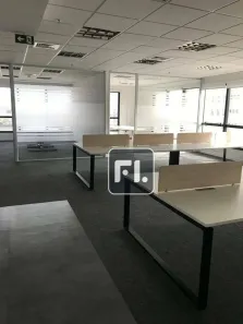 Sala Comercial para alugar, 338m² no Alphaville Industrial, Barueri