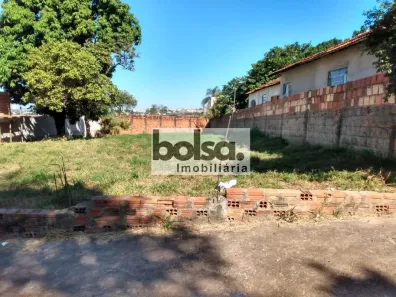 Lote/Terreno à venda, 677m² no Parque Santa Edwiges, Bauru