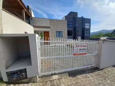Casa com 3 Quartos para alugar, 72m² no Limeira Baixa, Brusque