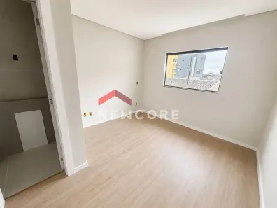 Sobrado com 2 Quartos à venda, 90m² no Costa e Silva, Joinville