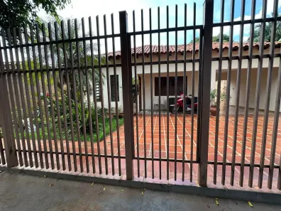 Casa com 4 Quartos à venda, 204m² no Monte Castelo, Campo Grande