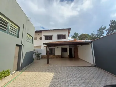 Sobrado com 3 Quartos para alugar, 176m² no Jardim Gurilândia, Taubaté
