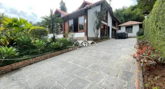 Casa com 4 Quartos à venda, 243m² no Nogueira, Petrópolis