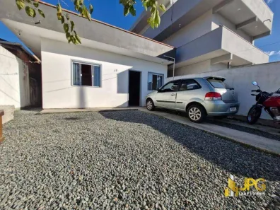 Casa com 2 Quartos à venda, 80m² no Rio Pequeno, Camboriú