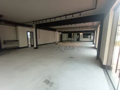 Imóvel Comercial com 5 Quartos à venda, 370m² no Jardim Everest, São Paulo