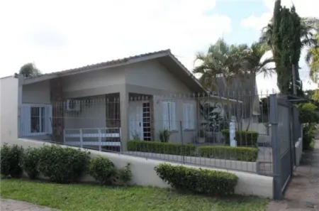 Casa com 4 Quartos à venda, 307m² no Espírito Santo, Porto Alegre