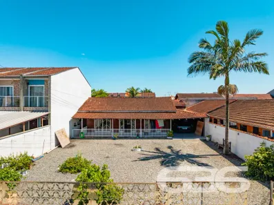 Casa com 3 Quartos à venda, 140m² no Vila Nova, Joinville