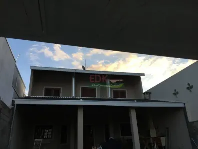 Sobrado com 3 Quartos à venda, 200m² no Loteamento Villa Branca, Jacareí