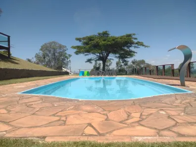 Fazenda/Sítio com 3 Quartos à venda, 33m² no Universitário, Itaúna