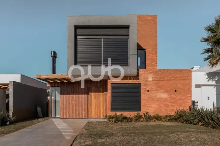 Sobrado com 4 Quartos à venda, 183m² no XANGRI-LÁ, Xangri-lá