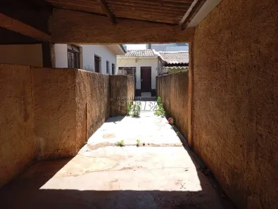 Casa com 2 Quartos para alugar, 45m² no Nossa Senhora de Lourdes, Londrina