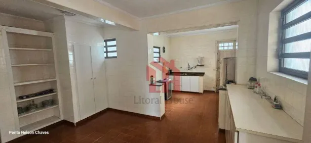 Imóvel Comercial com 3 Quartos para alugar, 210m² no Embaré, Santos