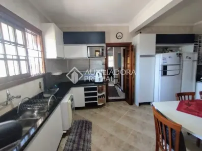 Casa com 4 Quartos à venda, 360m² no Teresópolis, Porto Alegre