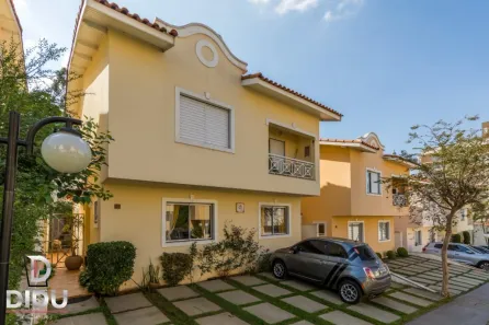Casa com 3 Quartos à venda, 180m² no Vila Carrão, São Paulo