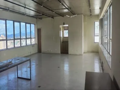 Sala Comercial para alugar, 220m² no Santa Efigênia, Belo Horizonte