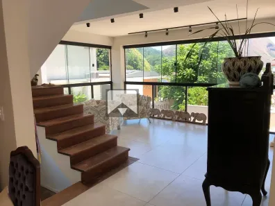 Casa com 3 Quartos à venda, 270m² no Itacoatiara, Niterói