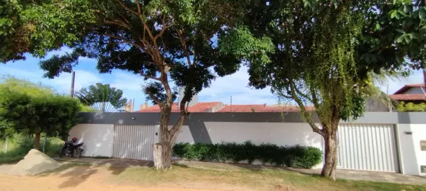 Casa com 4 Quartos à venda, 400m² no Candelária, Natal