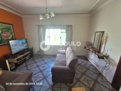 Casa com 5 Quartos à venda, 300m² no Sibipiruna, Araguari