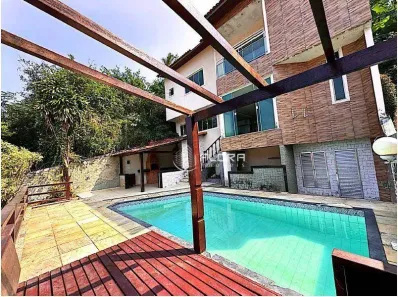 Casa com 4 Quartos à venda, 218m² no Camboinhas, Niterói