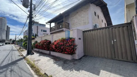 Sobrado com 4 Quartos à venda, 248m² no Fazenda, Itajaí