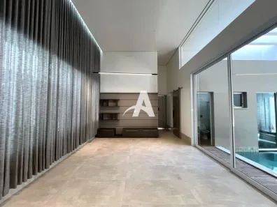 Casa com 4 Quartos para alugar, 240m² no Granja Marileusa, Uberlândia