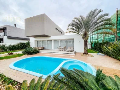 Casa de Condomínio com 4 Quartos à venda, 240m² no , Xangri-Lá