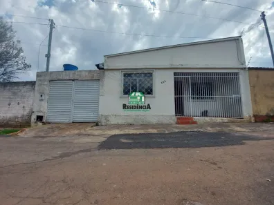 Casa com 3 Quartos para alugar, 70m² no Maracanã, Anápolis