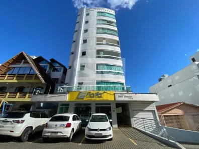 Apartamento com 3 Quartos para alugar, 200m² no Centro, Chapecó