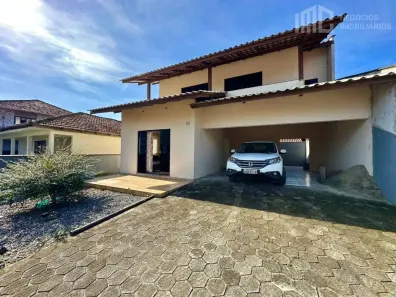 Casa com 3 Quartos à venda, 200m² no Centro, Balneário Barra do Sul