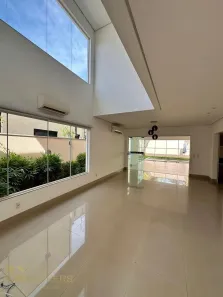 Casa com 4 Quartos para alugar, 314m² no Jardim Itália, Cuiabá