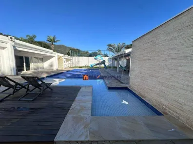 Casa de Condomínio com 5 Quartos para alugar, 570m² no Vila Petrópolis, Atibaia