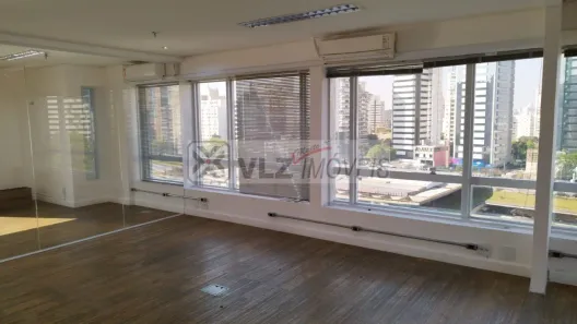 Sala Comercial para alugar, 110m² no Liberdade, São Paulo