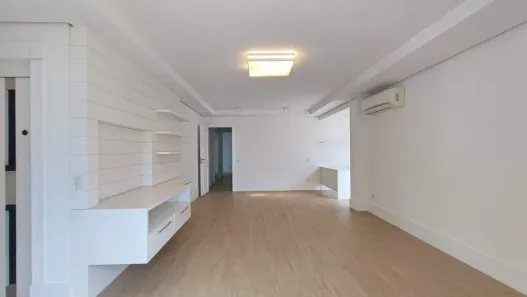 Apartamento com 3 Quartos para alugar, 136m² no Centro, Florianópolis