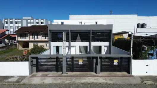 Sobrado com 3 Quartos à venda, 108m² no Boa Vista, Joinville