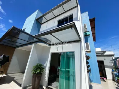 Sobrado com 3 Quartos à venda, 165m² no Carandá Bosque, Campo Grande