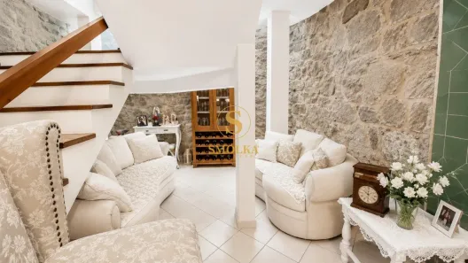 Casa com 5 Quartos para alugar, 300m² no Trindade, Florianópolis
