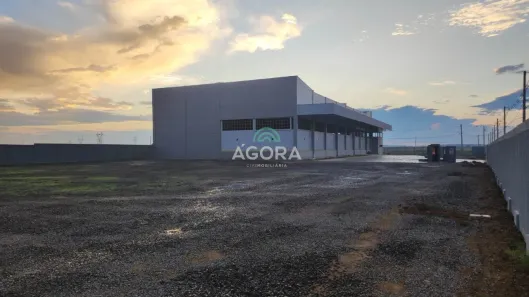 Galpão/Depósito/Armazém para alugar, 1400m² no São Luis, Canoas