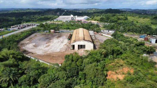 Galpão/Depósito/Armazém para alugar, 2800m² no Distrito Industrial, Candeias