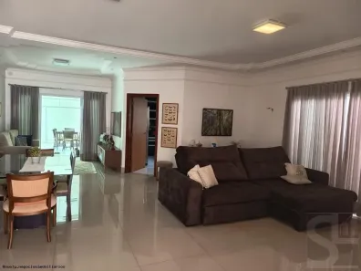 Casa com 3 Quartos à venda, 240m² no Jardim Karaíba, Uberlândia
